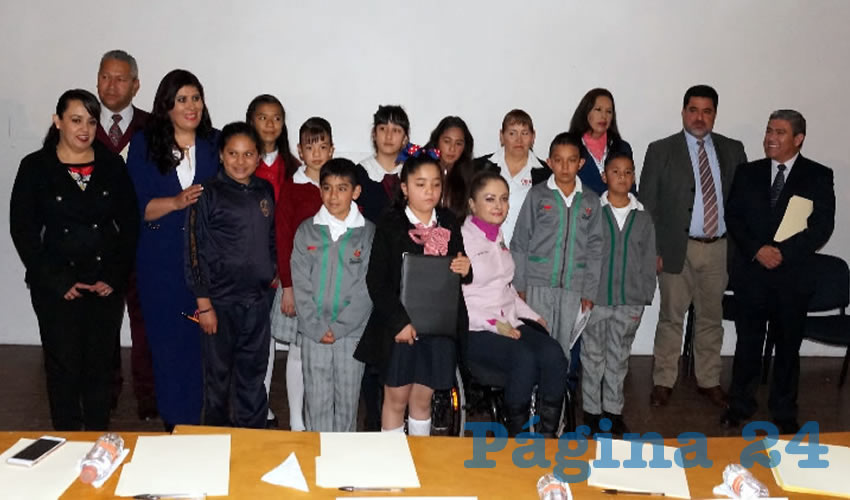 La niña Valeria Chávez, indicó que fue una grata experiencia participar como legisladora infantil en la cámara de diputados, dónde fue acompañada por 3 niños más de Zacatecas y 296 más de todo el país (Foto Merari Martínez Castro)