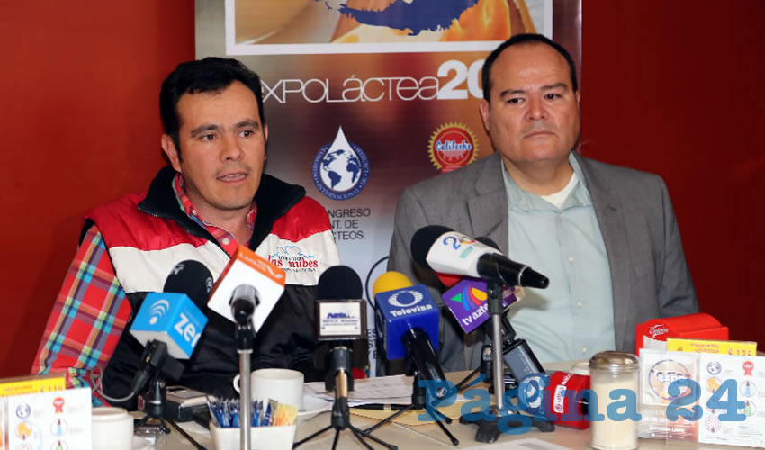 Rueda de prensa de productores lecheros (Foto: Eddylberto Luévano Santillán)