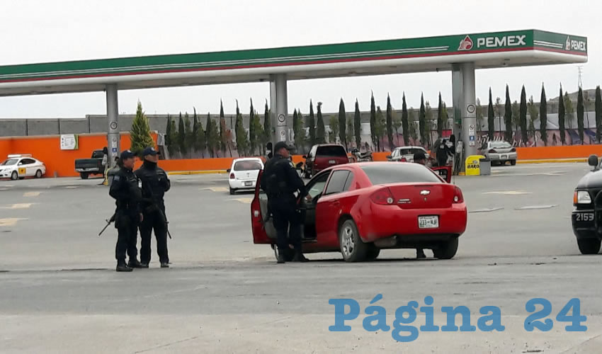 El auto fiscalizado por policías estatales