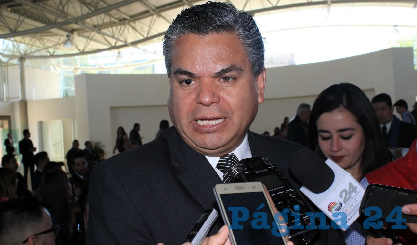 Javier Mendoza: “Comparado enero de este año con enero desde el 2012, aumentó mil 500 pasaportes más; en enero del presente año se expidieron cinco mil 500” (Foto Rocío Castro)