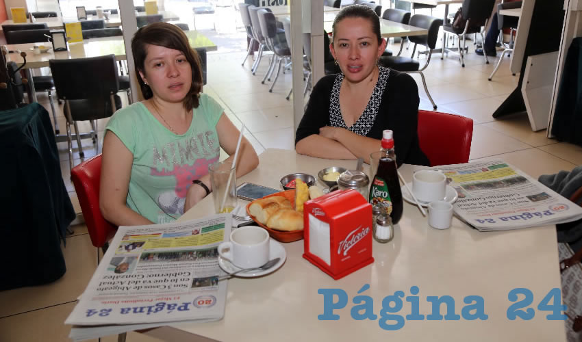 Marisol Castañeda Escobedo y Abigail Castañeda Escobedo compartieron el primer alimento del día en el restaurante Mitla