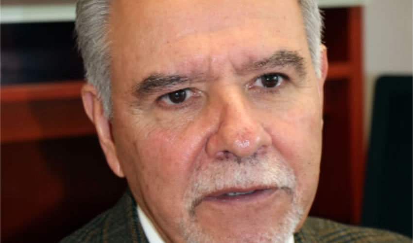 Américo Colón Villarreal, director de Educación Media y Superior del IEA
