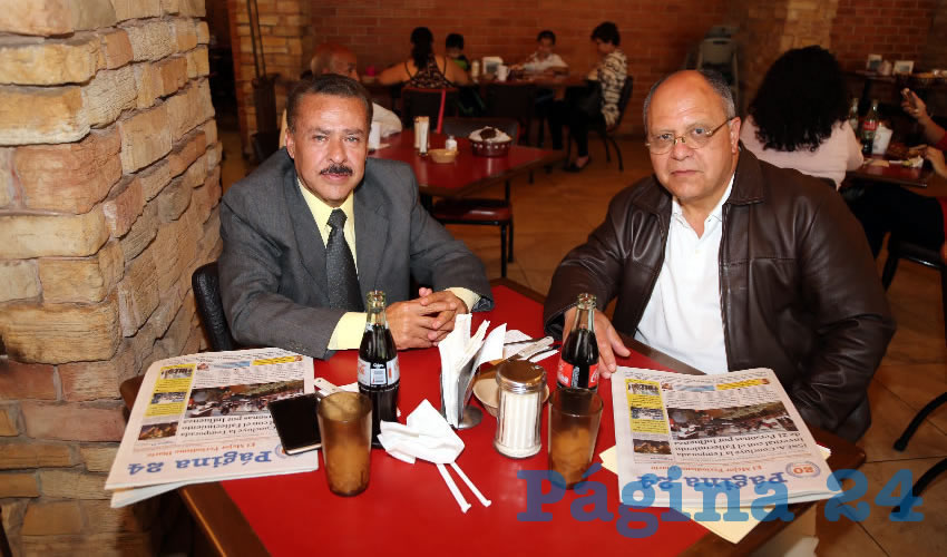 En Las Antorchas desayunaron Santos Eliazar Macías Herrera y Juan Manuel Muro Muñoz