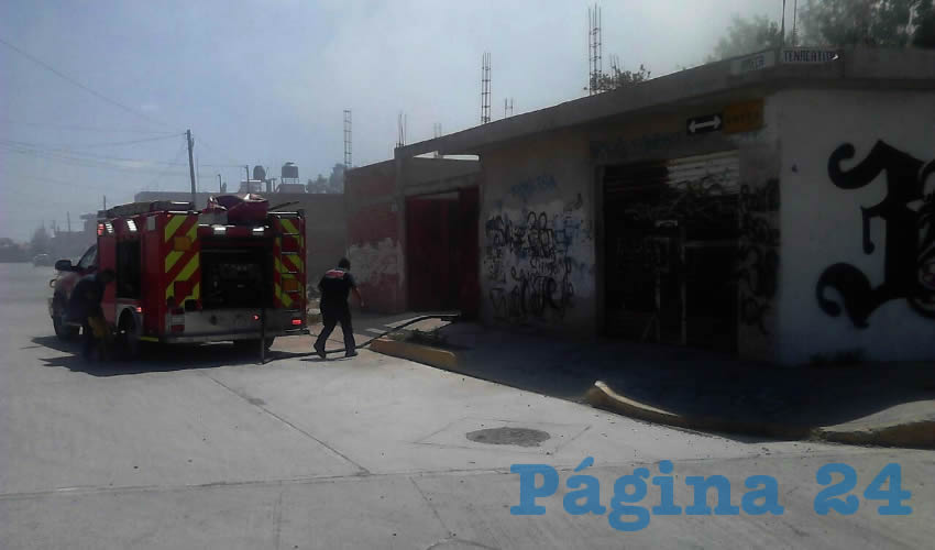 El fuego acabó con dos remolques