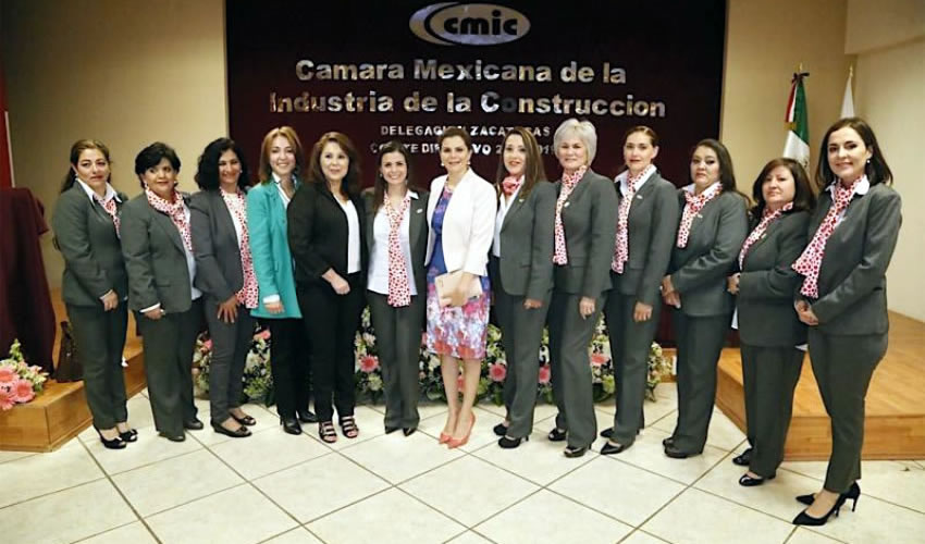 La Presidenta Honorífica del DIF y Voluntariado Estatal tomó la protesta de ley a las integrantes