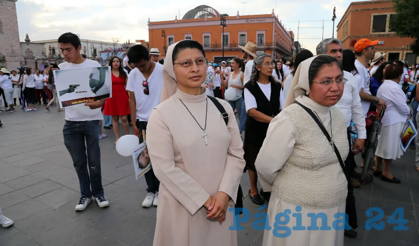 El contingente parti&oacute; alrededor de las 5:30 de la tarde, saliendo de la calle Cos&iacute;o esquina con Francisco I. Madero