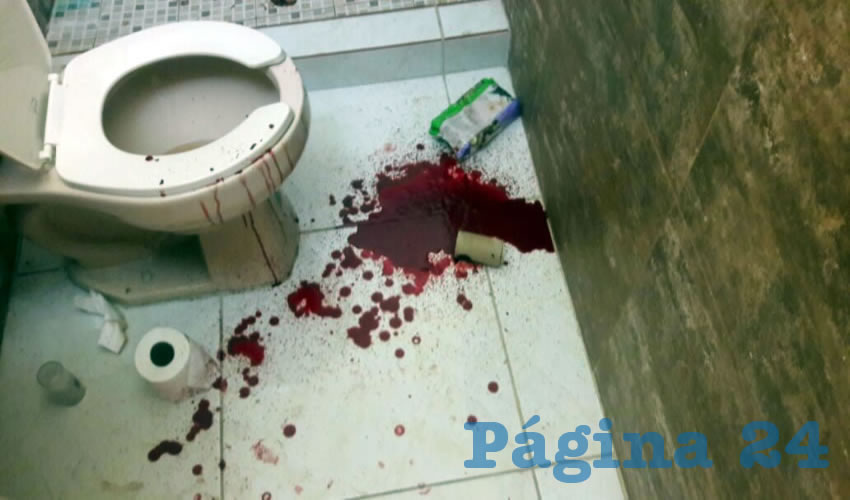 Marcela Bel&eacute;n se desangraba en el sanitario, pero polic&iacute;as la rescataron a tiempo