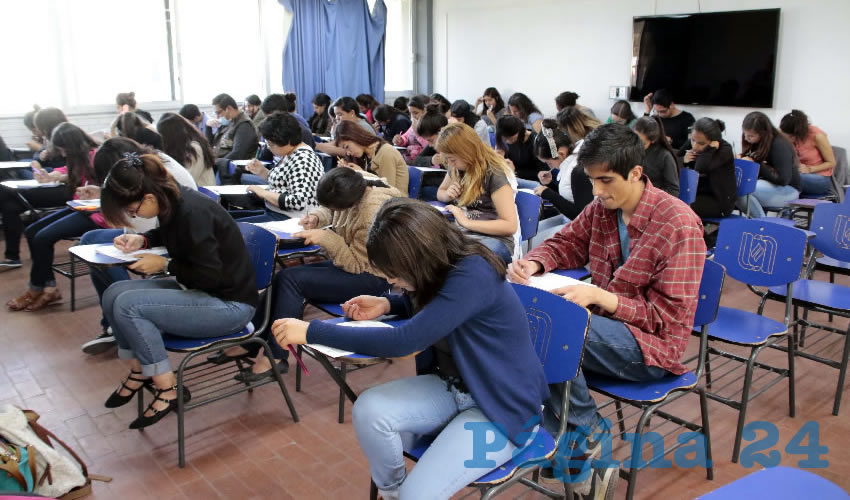 Los aspirantes a pertenecer a la UAA pueden ponerse en contacto con la sección de Asuntos Escolares del departamento de Control Escolar