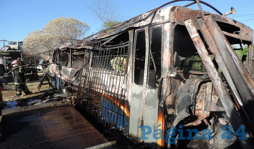 Este es el camión destruido, el cual era utilizado para guardar autopartes