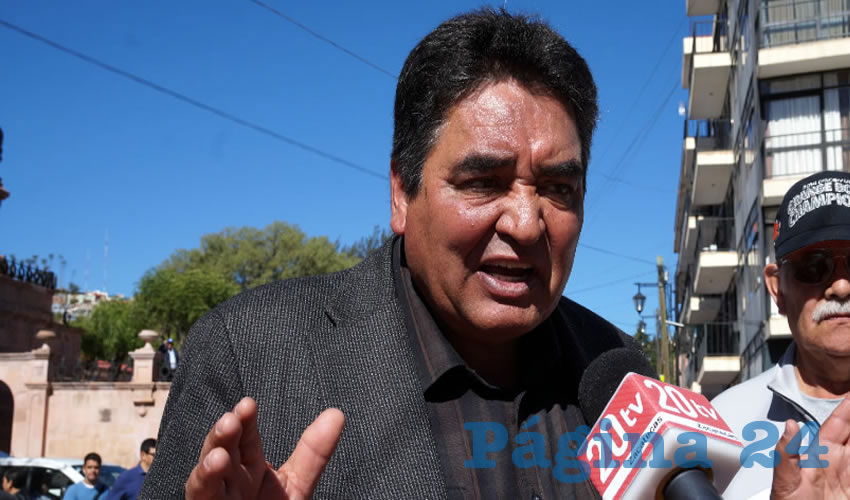 Jesús Villegas de Santiago, Delegado de la Sección 34 del SNTE: “Por ley te están descontando el 7.7 por ciento, ahora con otro grupo financiero será el 3.3 (Foto: Merari Martínez Castro)