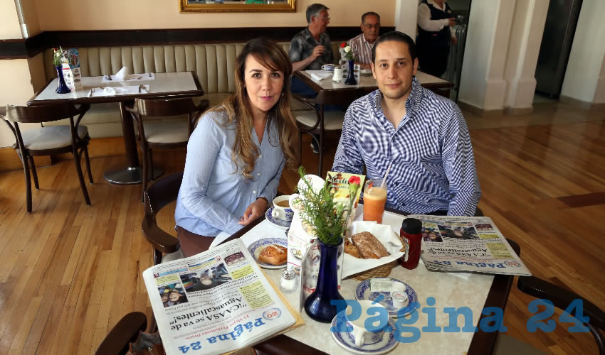 En Sanborns Francia desayunaron Magi Gómez Ramos y Rodrigo García Armería
