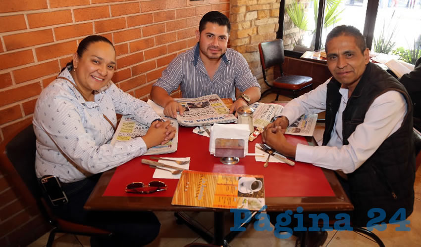 En Las Antorchas almorzaron Natzielly Rodríguez Calzada, David Cruz Peralta y Raúl González Reyes, militantes de Morena