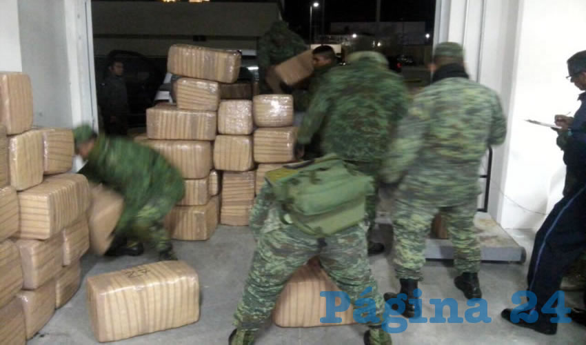 La mariguana estaba escondida en el “doble fondo” de la caja de un tractocamión