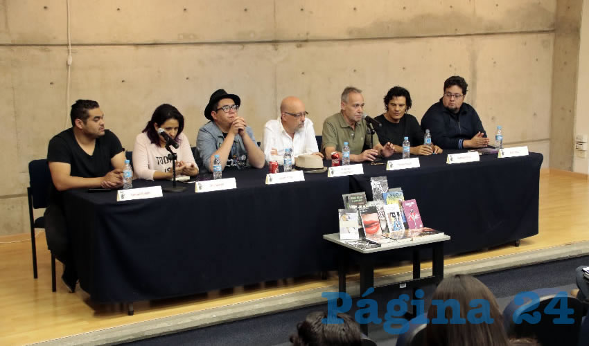 Reuni&oacute;n en la Universidad Aut&oacute;noma de Aguascalientes con escritores participantes del segundo Encuentro de Novela Negra y medios de comunicaci&oacute;n