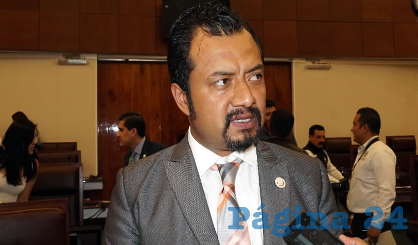 Osvaldo Ávila Tizcareño, legislador del PRI: “Entre las demandas se encuentran mejoramiento de vivienda, boiler solares, pavimentación de calles, obras de drenaje” (Foto Merari Martínez Castro)