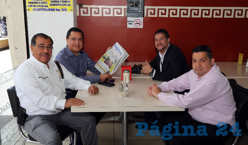 En el restaurante Mitla departieron los abogados Abraham M&eacute;ndez Palomares, abogado de Colima; Sergio Delfino Vargas, Alberto Villalobos Garc&iacute;a y Jos&eacute; Alberto Cisneros Salgado