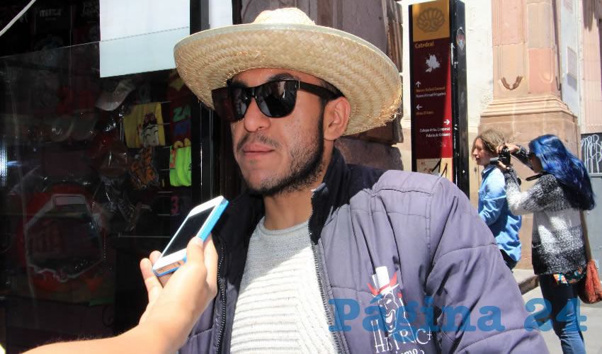 Daniel Alberto Lozano: “Por lo regular, en estas temporadas, como la de semana santa, no implementamos nuevos servicios, sino que buscamos la manera de que los que ya están se den de buena calidad por el exceso de cierre de calles” (Foto: Rocío Castro Alvarado)