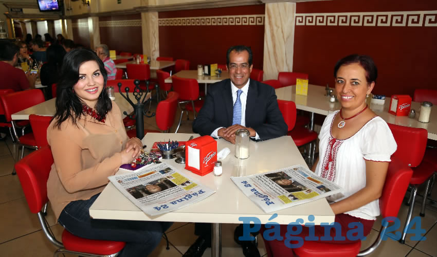 En el restaurante Mitla almorzaron Luz María García Hernández, Francisco Martínez Delgado, diputado local; y Mari González Hernández