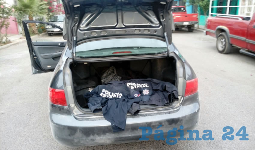 En la cajuela del autom&oacute;vil guardaban su indumentaria oficial