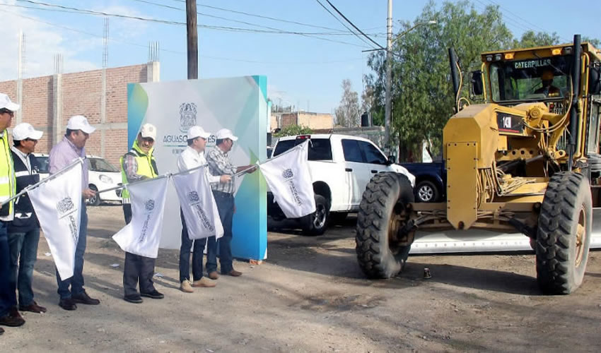 El Gobernador del Estado, Mart&iacute;n Orozco Sandoval, encabez&oacute; el banderazo de inicio de obras de ampliaci&oacute;n y modernizaci&oacute;n de la avenida Abelardo L. Rodr&iacute;guez