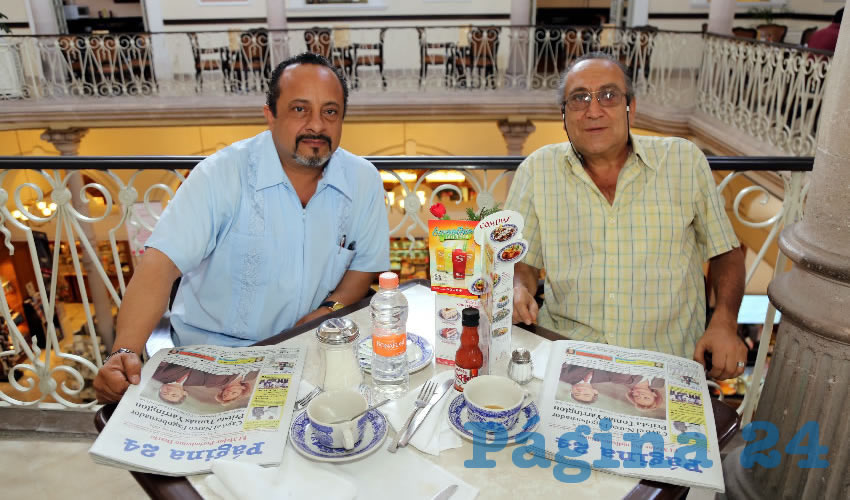 Jorge Oswaldo León León, abogado, y Roberto Escobedo Medrano se reunieron en Sanborns Francia