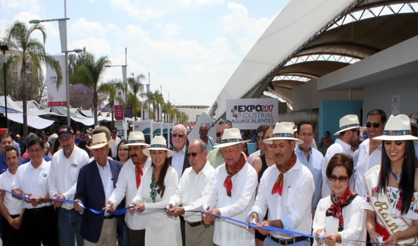 La alcaldesa reiter&oacute; que existe total coordinaci&oacute;n con dependencias municipales y estatales involucradas en resguardar la seguridad de los miles de asistentes