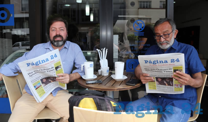 En Café Punta del Cielo departieron Manuel Appendini Carrera, periodista, y Enrique Rodríguez Varela, catedrático de la UAA
