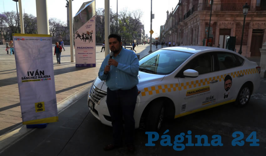 El auto del diputado Iván Sánchez Nájera