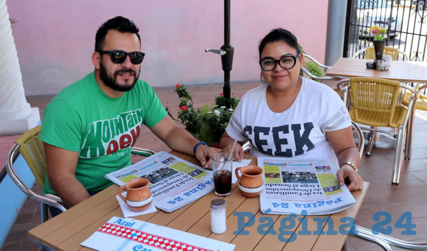 En el restaurante Azul Catedral compartieron el primer alimento del día Salvador Pérez Coronado y Sofía Burciaga Vázquez