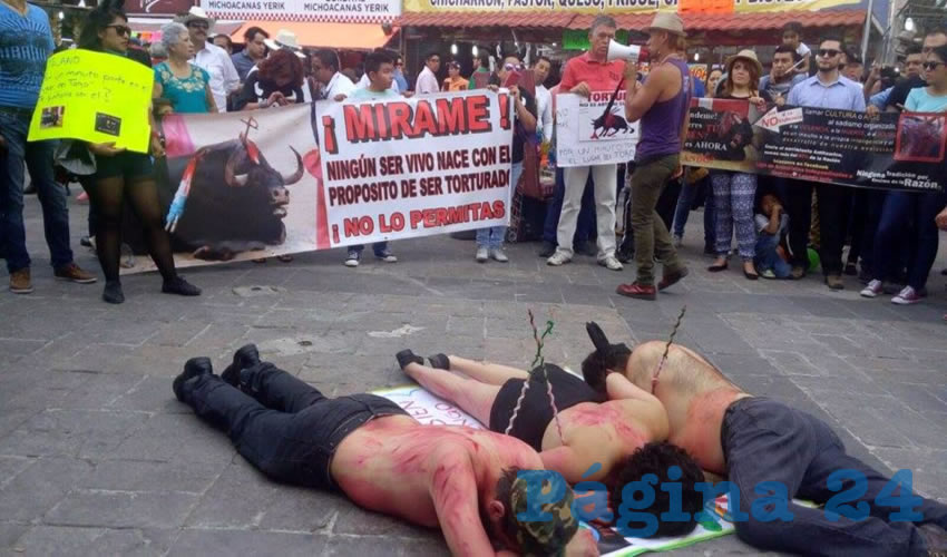 El contingente parti&oacute; poco despu&eacute;s de las 5:00 de la tarde, desde el Jard&iacute;n de San Marcos hasta llegar a la Plaza de Toros Monumental