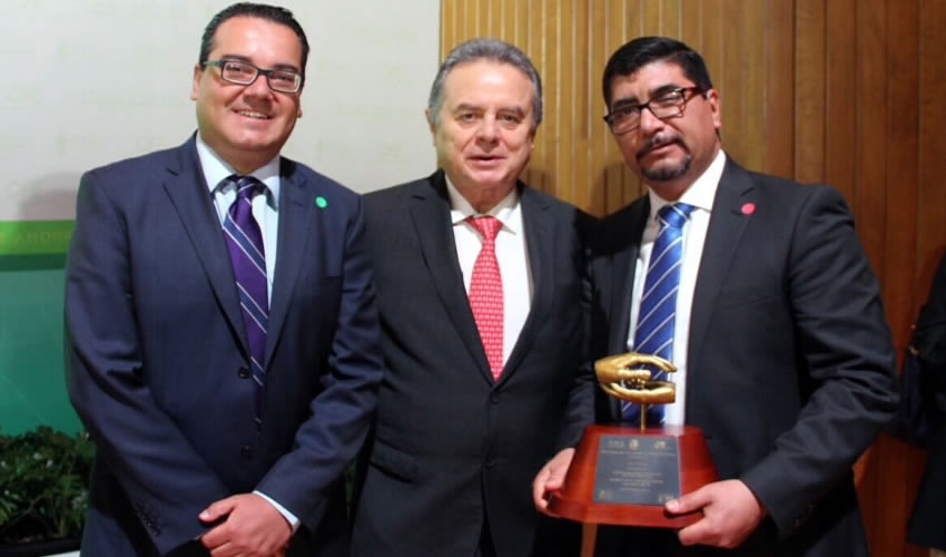 Uso eficiente de la energ&iacute;a e implementaci&oacute;n de tecnolog&iacute;as de vanguardia en la red de alumbrado p&uacute;blico fueron motivo del galard&oacute;n
