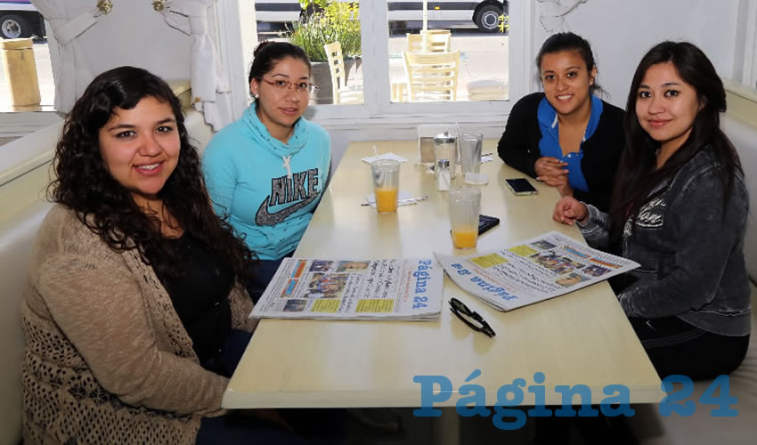 En el restaurante Del Centro almorzaron Arely Leos Valdez, Karina Báez González, Johanna Flores Valdez y Daniela Pérez Cisneros, que nos visitan de Saltillo
