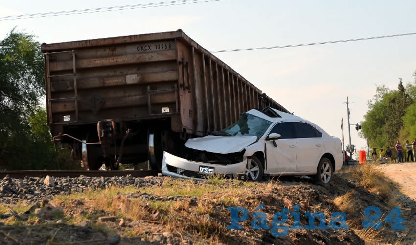 El conductor, hasta el momento desconocido, intent&oacute; ganarle el paso a la m&aacute;quina