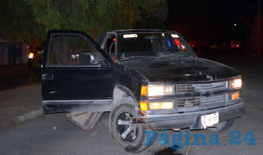 La unidad Chevrolet Silverado fue robada en la colonia Loma Bonita