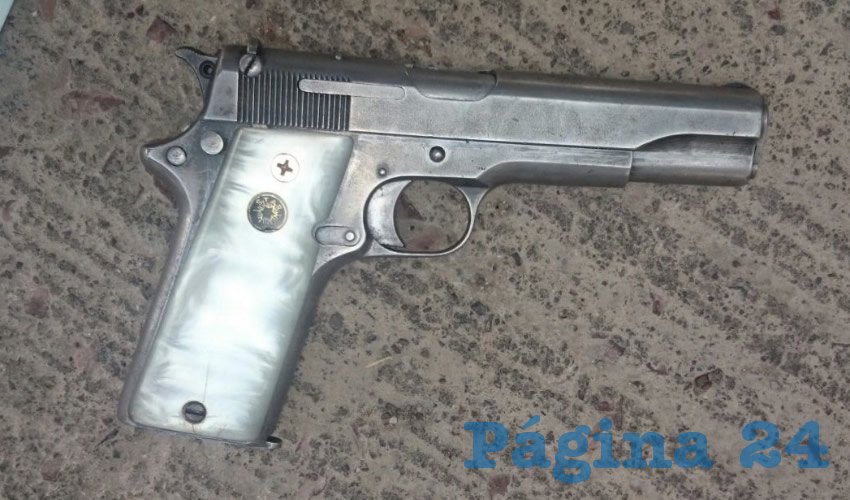 El arma que fue tirada por el agresor
