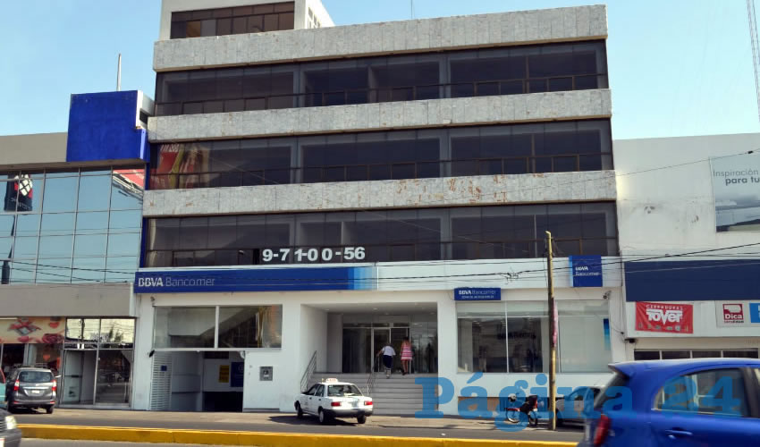 En la sucursal del banco BBVA Bancomer en Primer Anillo sur, despojaron a una mujer de 50 mil pesos