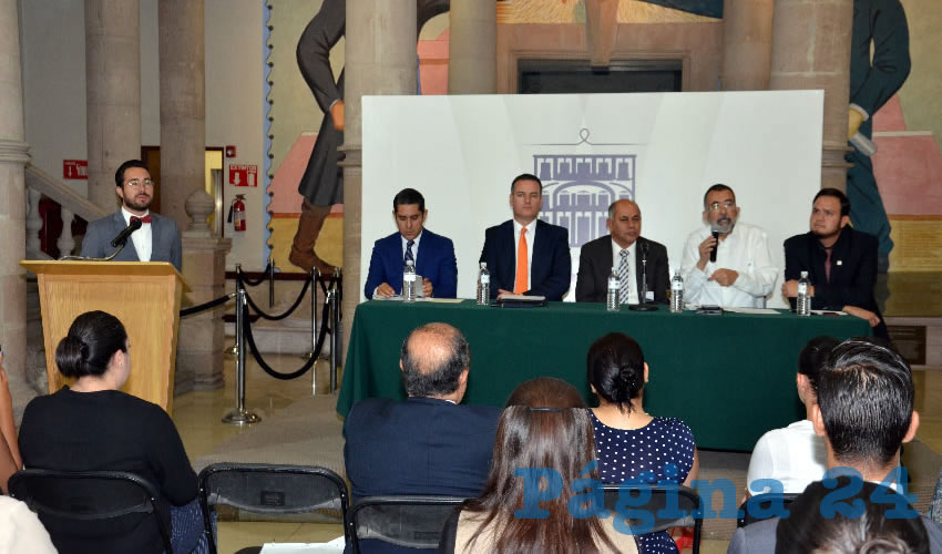 El panel de especialistas abord&oacute;, plante&oacute; y propuso soluciones al respecto