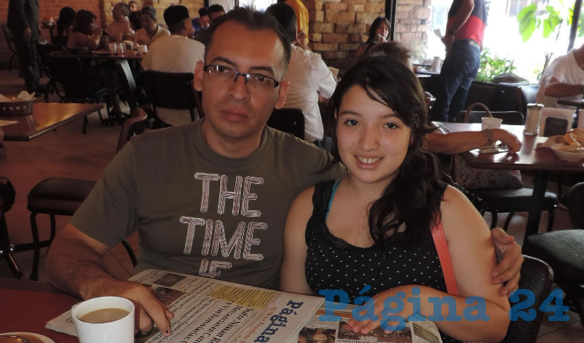 Arturo López y su hija Montserrat López compartieron el pan y la sal en el restaurante Las Antorchas