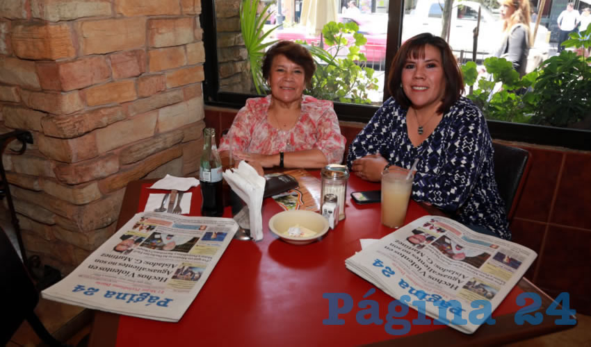 En el restaurante Las Antorchas almorzaron María del Lourdes Reyes Araiza, profesora jubilada, y Alejandra Villarreal Reyes