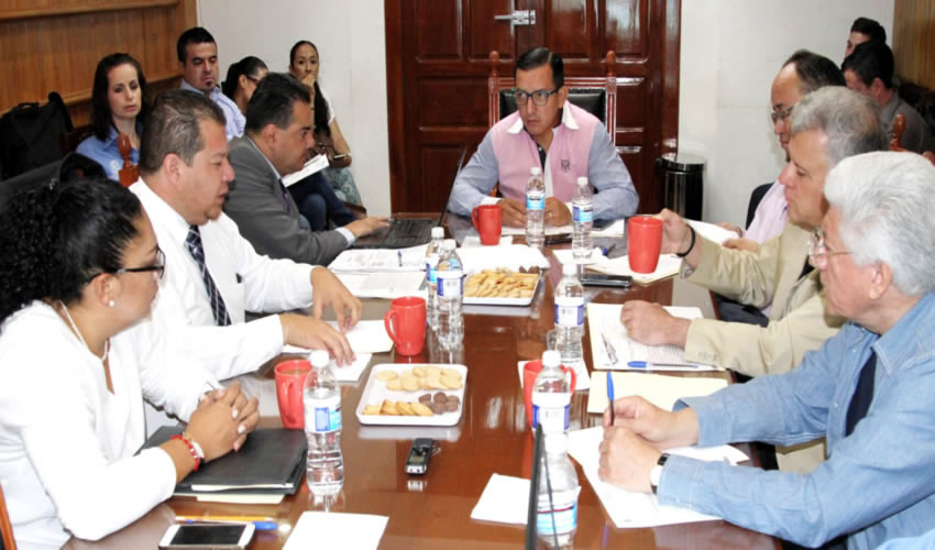 El titular de la Secretar&iacute;a de Servicios P&uacute;blicos, H&eacute;ctor Anaya, destac&oacute; el lavado diario de 28 mil metros cuadrados en la zona ferial