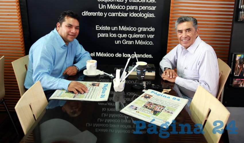 En Caf&eacute; Catedral departieron Normando L&oacute;pez Meixueiro, secretario general de la Federaci&oacute;n de Sindicatos de Trabajadores al Servicio del Estado (FSTSE); y David Mendoza Vargas