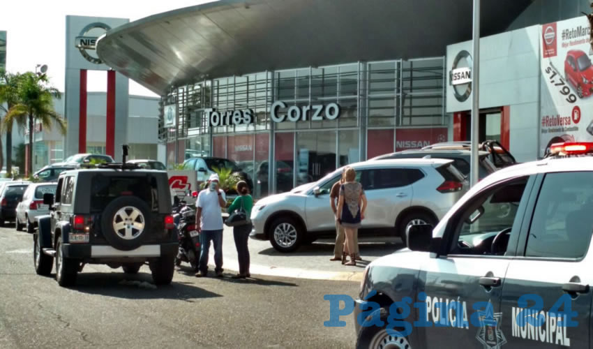 Dos hampones, a bordo de una motocicleta, sorprendieron al empleado para arrebatarle el dinero