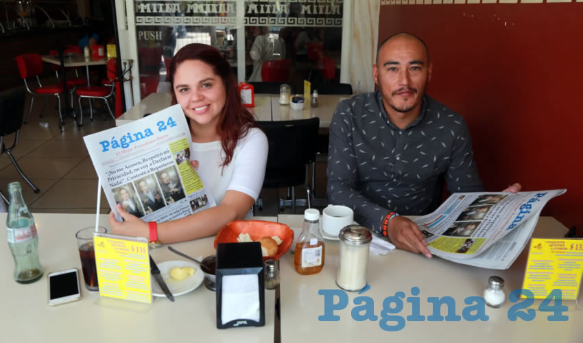 En el restaurante Mitla compartieron el primer alimento del día Fernanda Peralta Bribiesca y Marcos Zamora Díaz