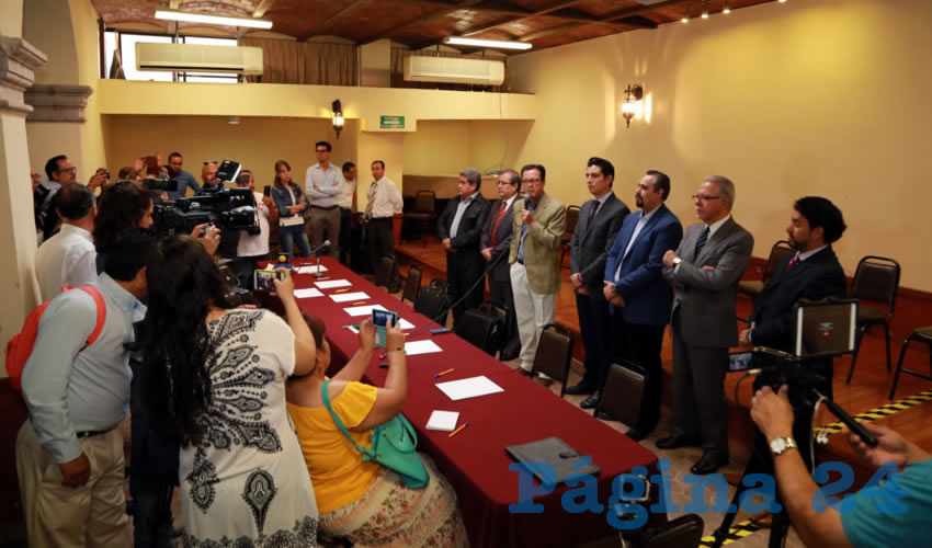 Autoridades educativas esperaron a las normalistas en Casa Terán pero las estudiantes no se presentaron, pues dijeron no haber sido convocadas a ese lugar