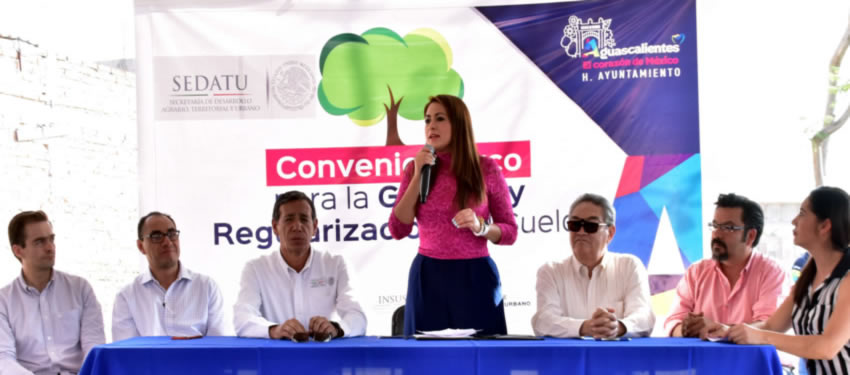 La Presidenta Municipal sign&oacute; el Convenio para la Gesti&oacute;n y Regularizaci&oacute;n del Suelo con el Instituto Nacional del Suelo Sustentable (INSUS)