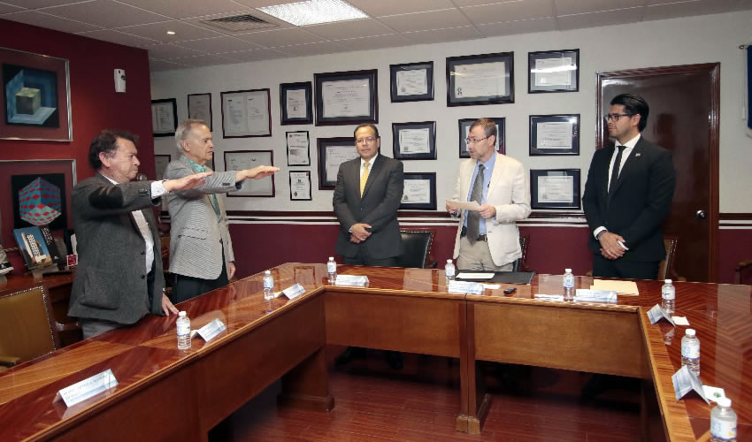 El rector les conmina a concretar hechos significativos y relevantes