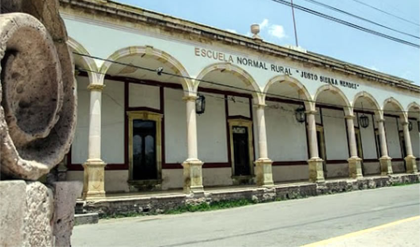 El IEA solicit&oacute; al personal no presentarse en la Escuela Normal Rural Justo Sierra M&eacute;ndez hasta nuevo aviso
