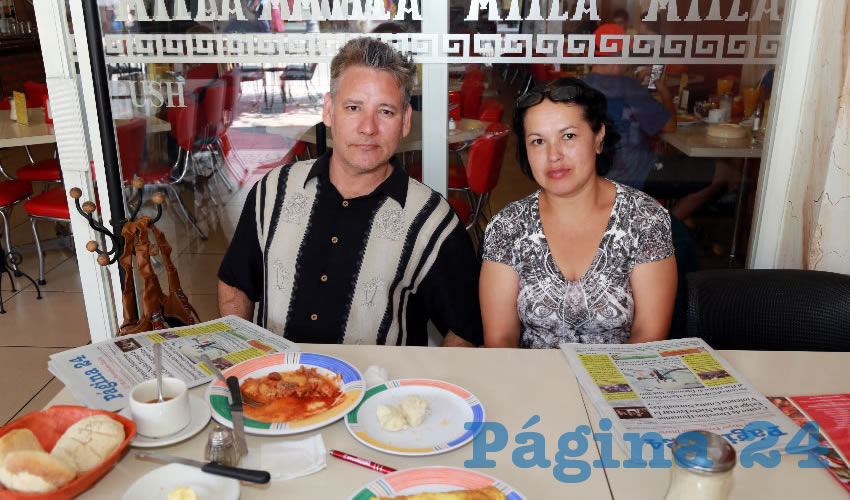 En el restaurante Mitla compartieron el pan y la sal Arturo Márquez Macías y Martha González García