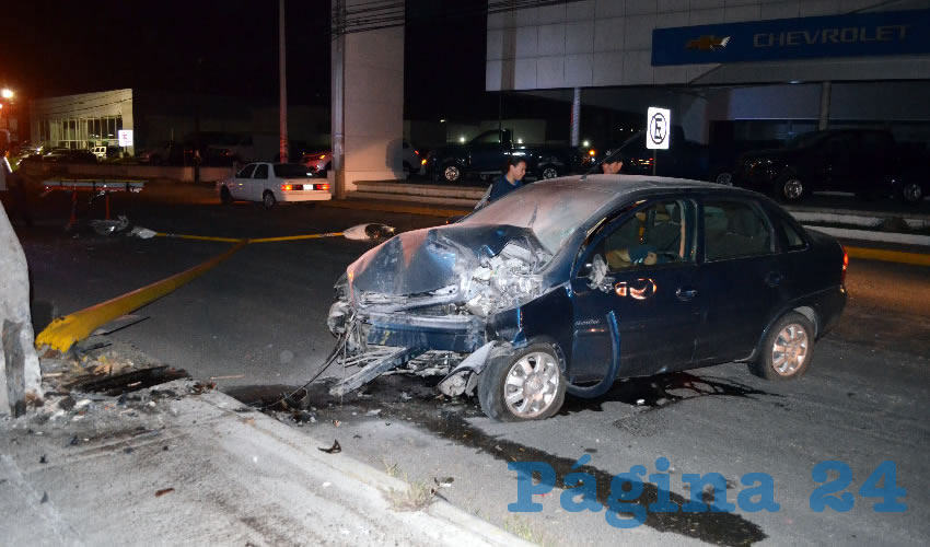 El percance ocurrió a la entrada del paso a desnivel de bulevar a Zacatecas y avenida Aguascalientes norte