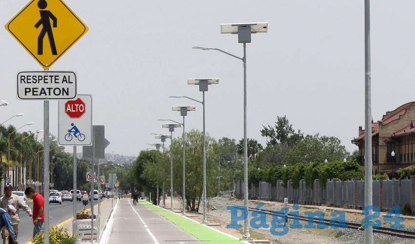 Entre otras acciones, se han rehabilitado más de doce mil metros cuadrados de banquetas en la avenida Gómez Morín y en Alameda
